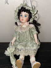 Load image into Gallery viewer, Shapeshifter- antique