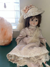 Load image into Gallery viewer, Antique~ 4 spirits attached