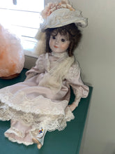 Load image into Gallery viewer, Antique~ 4 spirits attached