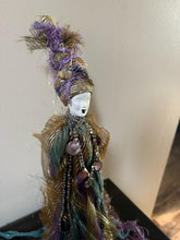Load image into Gallery viewer, Rare female wizard
